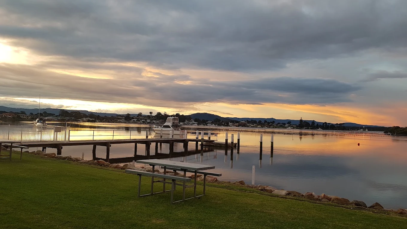 Coral Tree Lodge Caravan Park - 4