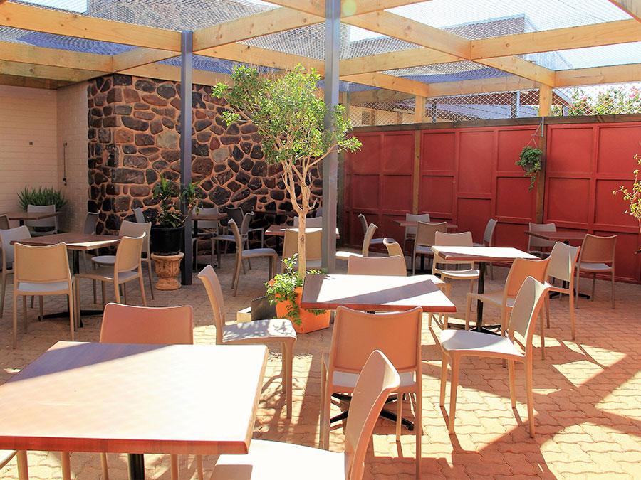 Opal Inn Hotel Motel Caravan Park | Holiday Park in South Australia ...