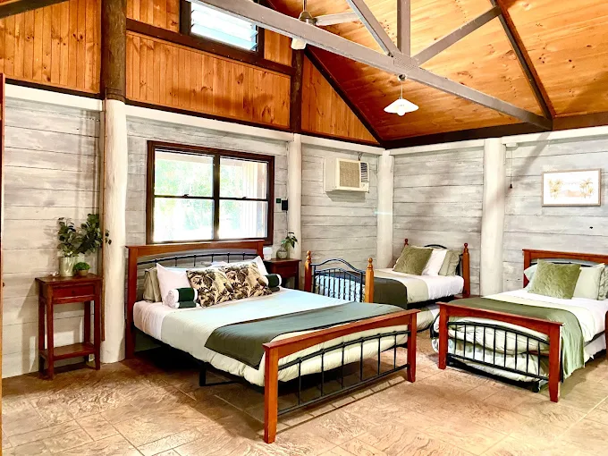 Ferns Hideaway Resort Cabins & Campsites - 2