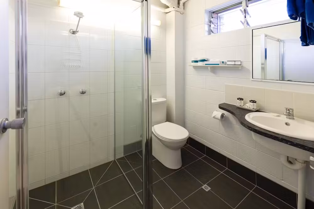 Two Bedroom Apartment - Image 6