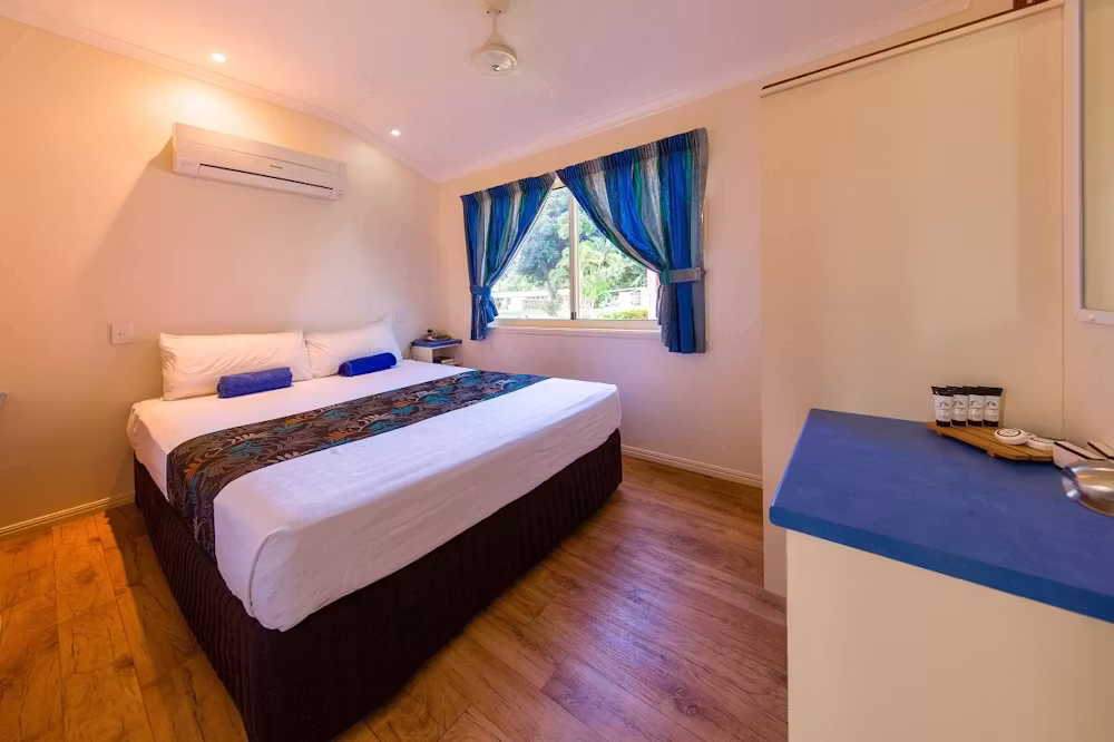 Beachfront Cabin - Image 5